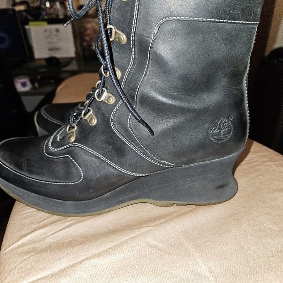 Timberland Womens Black Leather 12 Eye Lace Up Ankle Wedge Heel Booties - Picture 4 of 7